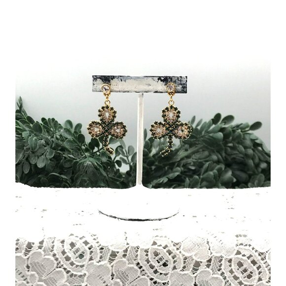 Shamrock Dangle Earrings With green Rhinestones gold tone - Picture 5 of 6